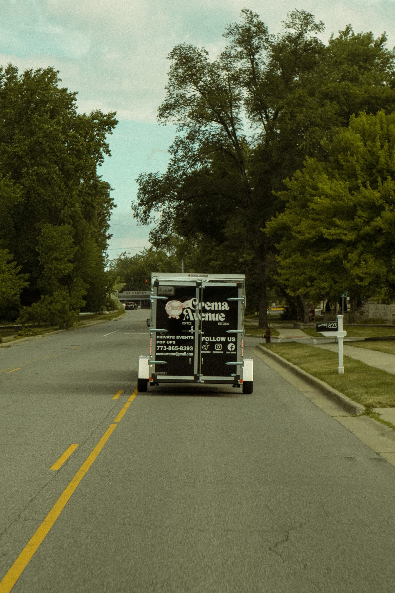 Crema Avenue, frame 16